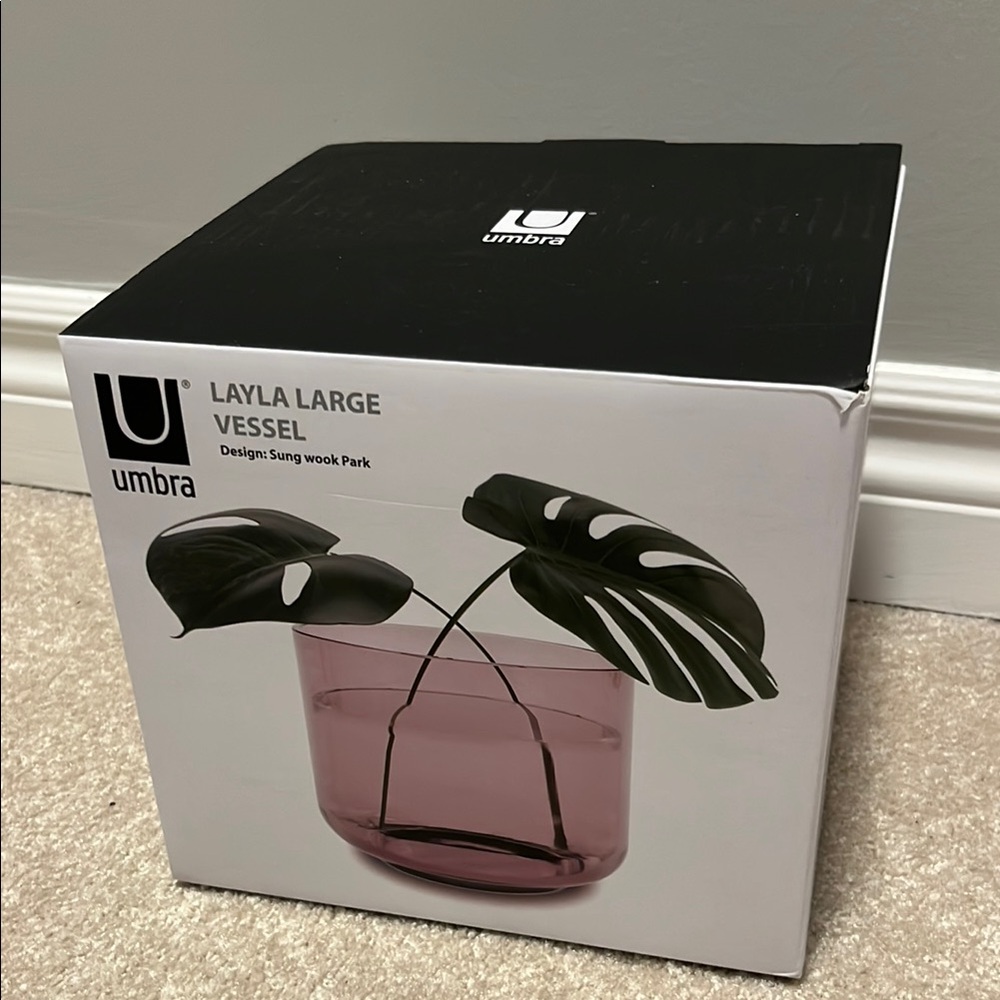 Umbra Layla Large Vessel New Grand glass vase 5inch New in box Best home gift